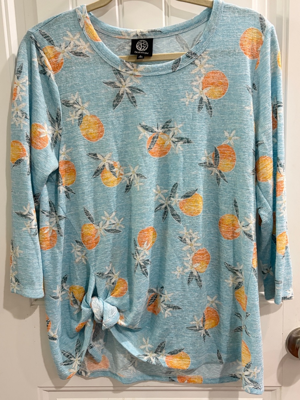 Bobeau Blue Peach Themed 3/4 sleeve top with Tie-Front, Large, never worn